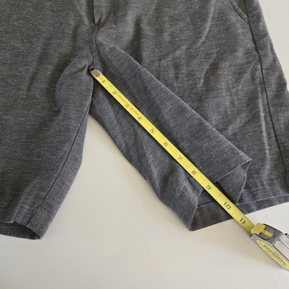 TravisMathew Adirondack Stretch Short 9" Inseam Heathered Black Gray Size 33 - Picture 6 of 9